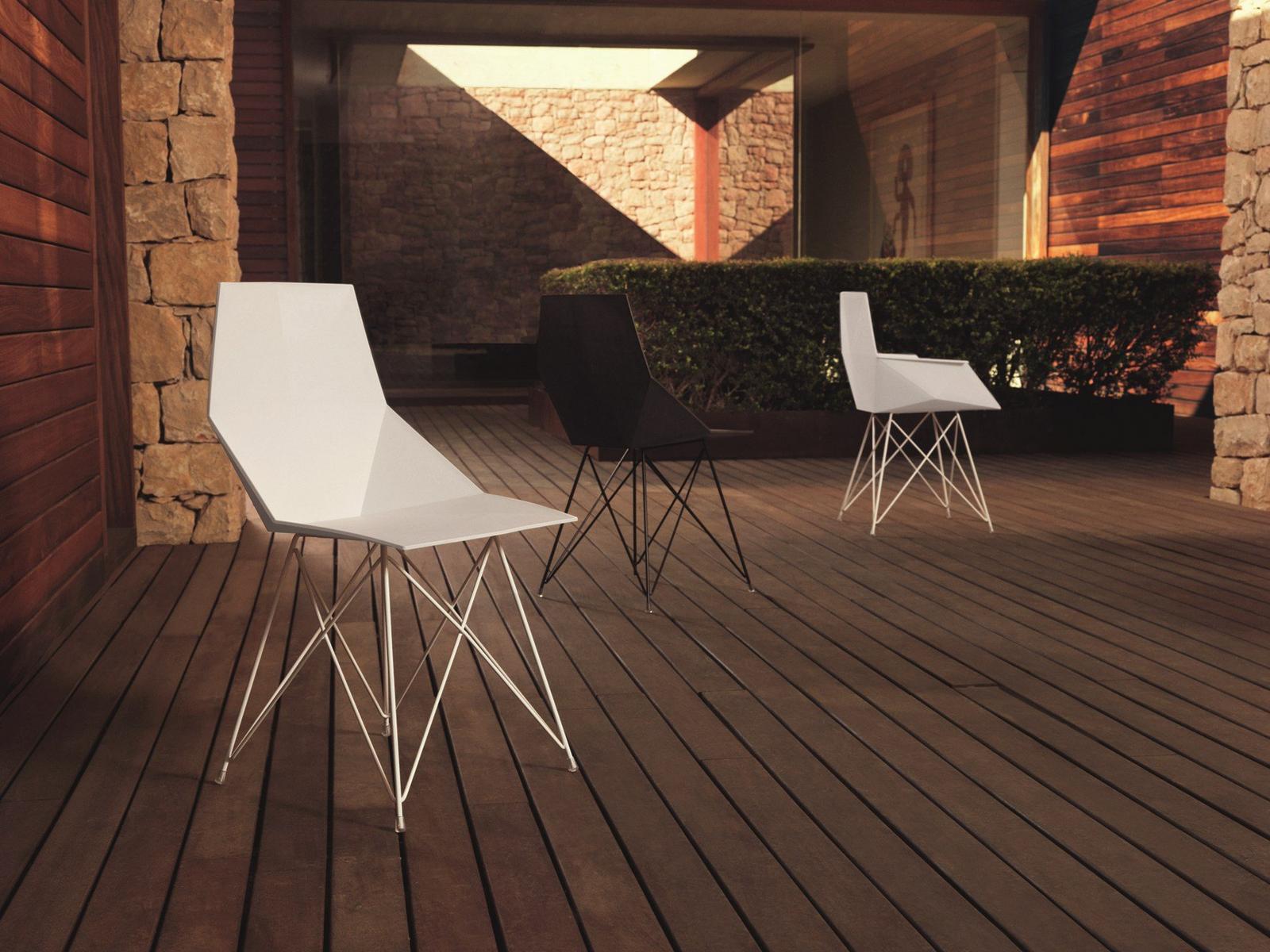 Polypropylene garden chair with armrests | Faz by Vondom
