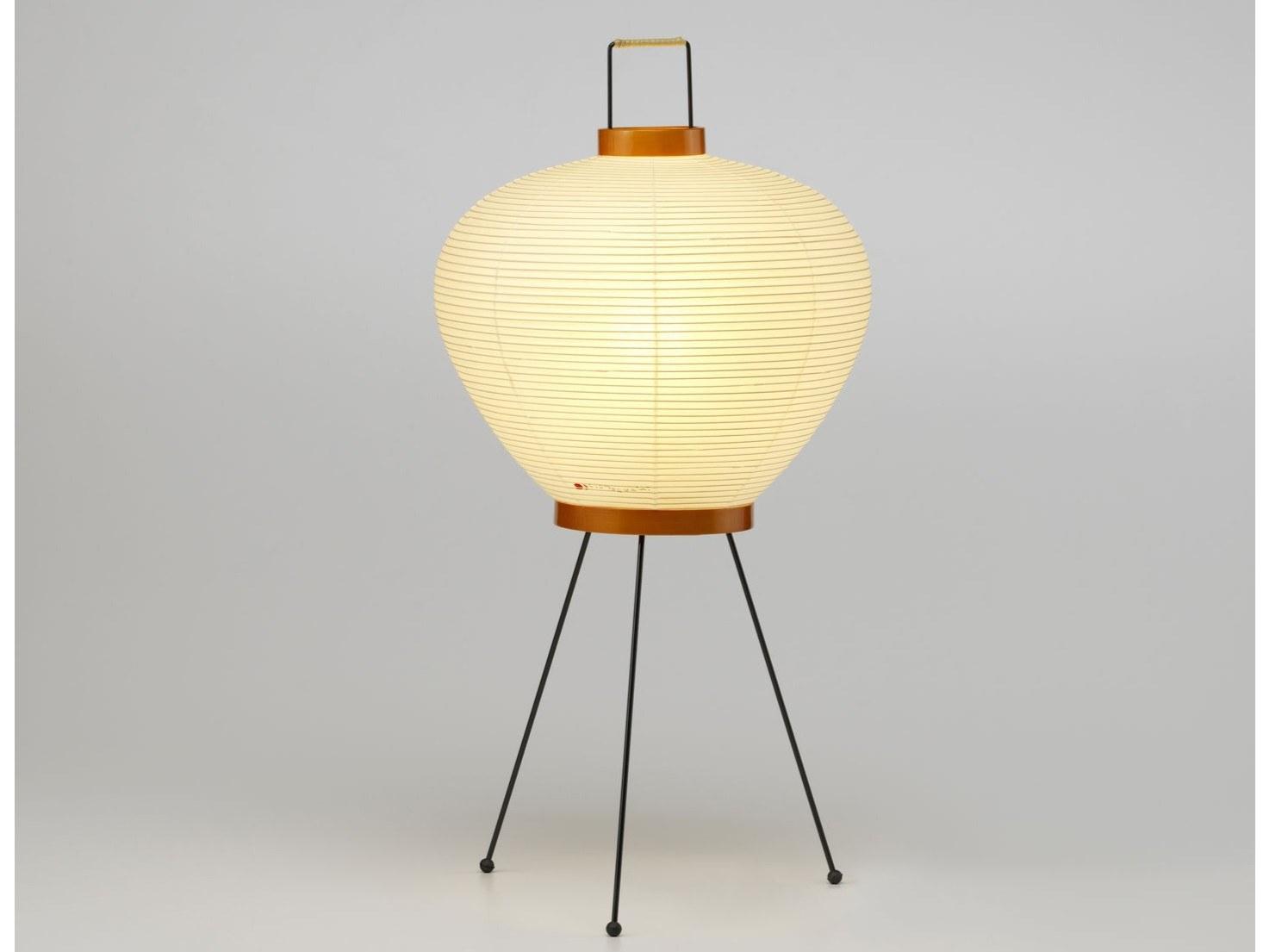 Japanese paper table lamp | Akari 3ad by Vitra