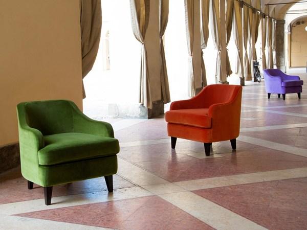 Upholstered lobby chair with armrests | Nor by Domingo salotti