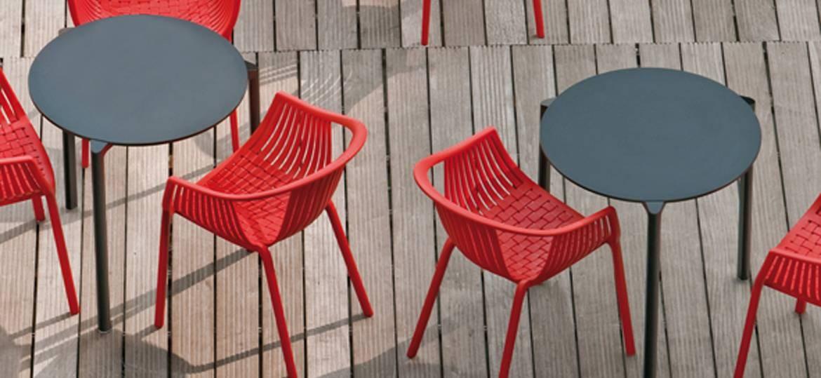 Stackable round table | Jump Tj3 by Pedrali