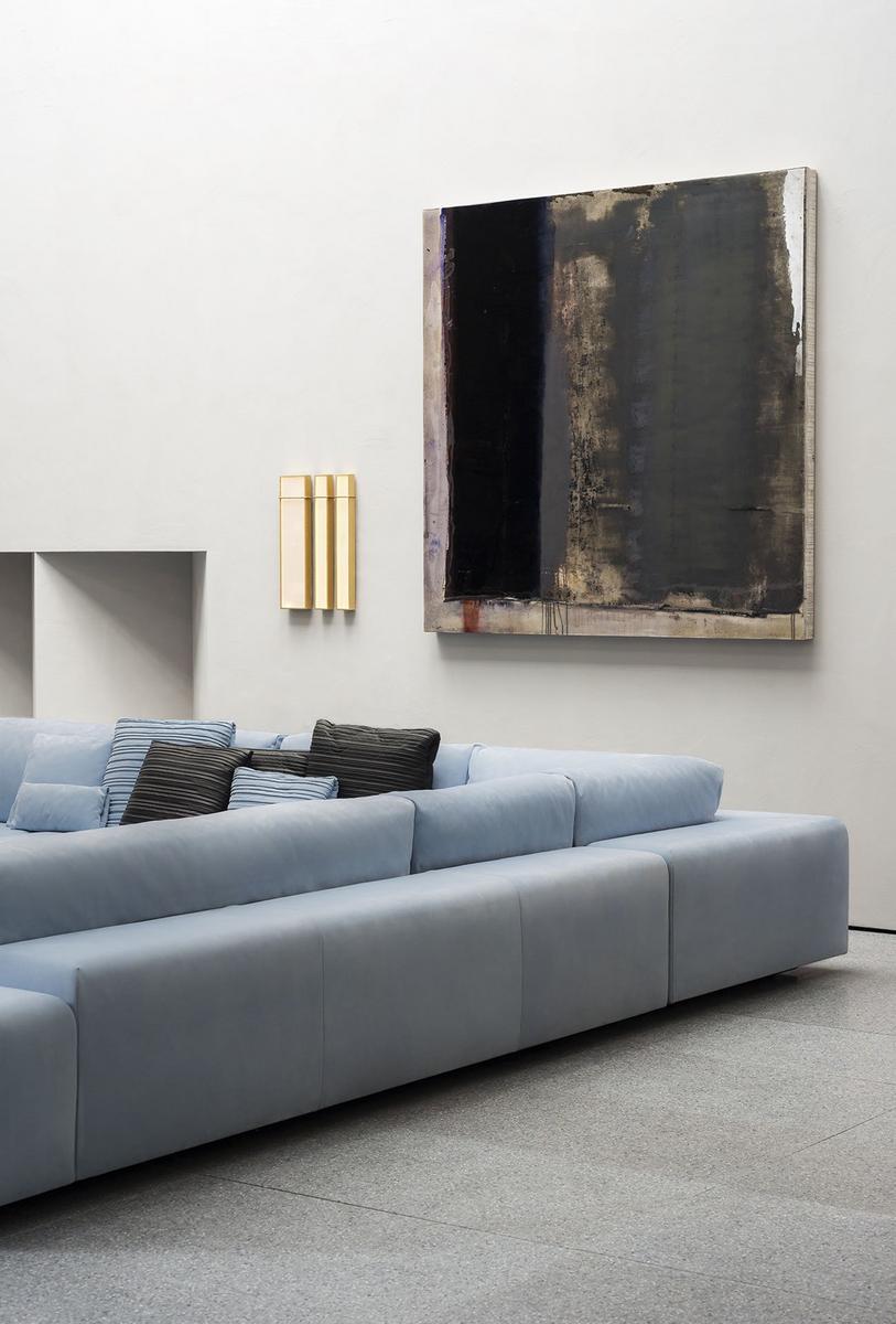 Sectional leather sofa | Monsieur Modular by Baxter