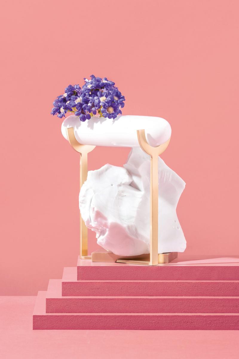 Glass and brass vase | Metamorfosi by Visionnair