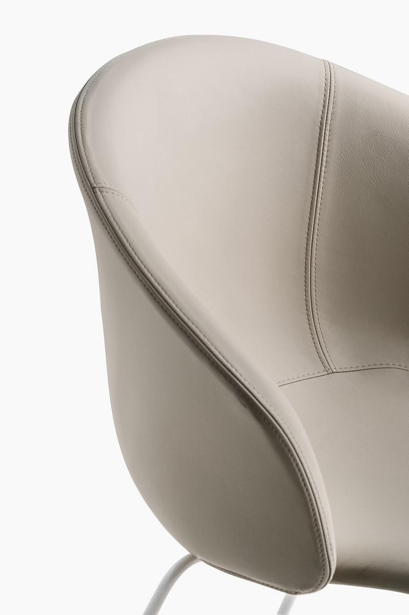 Chair with fire retardant padding | Grace 413 by Pedrali