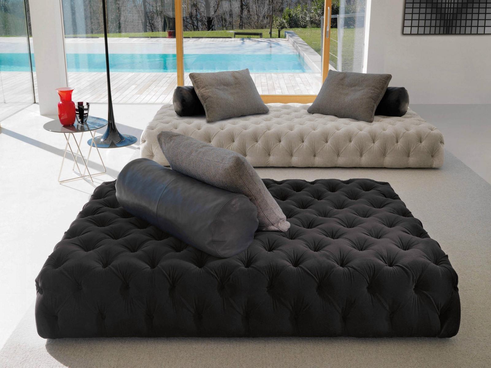 Tufted day bed | Rollking by Desiree