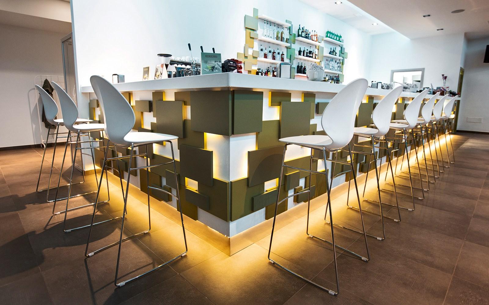 Sled base chair | Basil by Calligaris