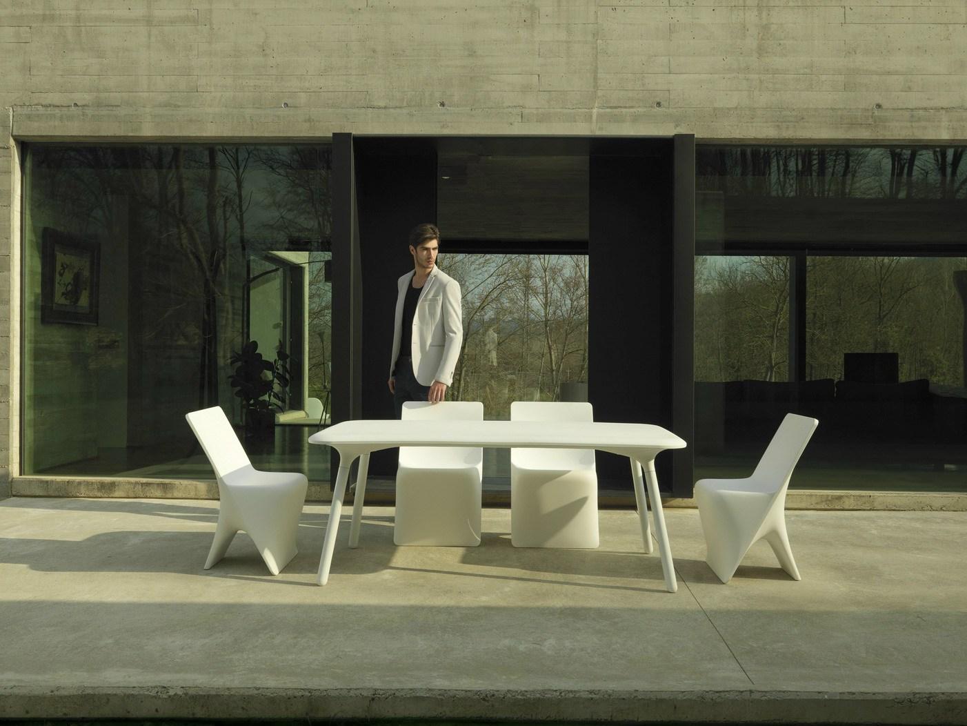 Design rectangular polyethylene table | Sloo by Vondom