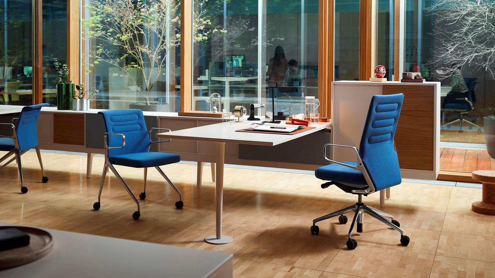 Medium back fabric office chair with 5-Spoke base | Ac 5 Work by Vitra
