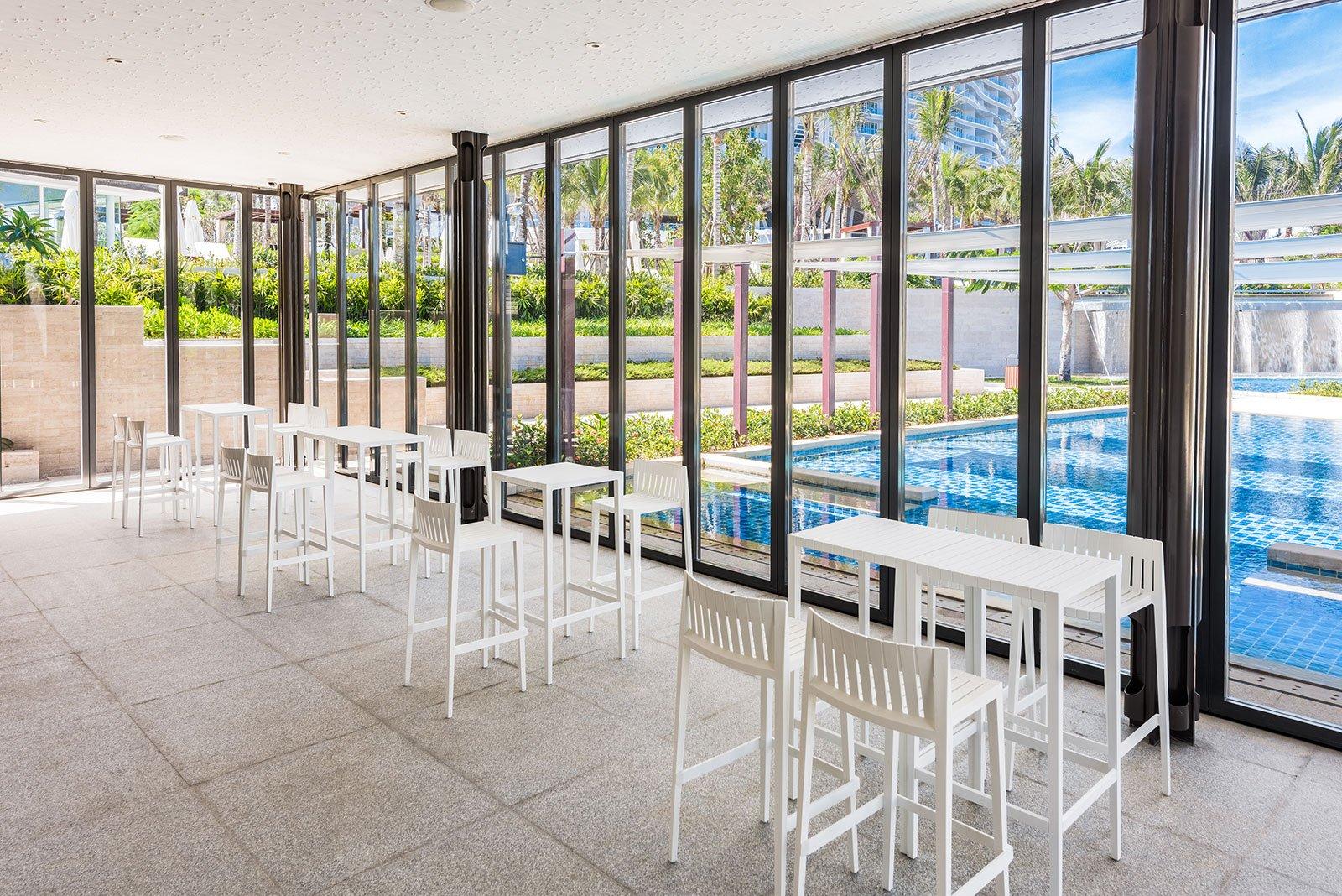 Polypropylene garden stool | Spritz by Vondom