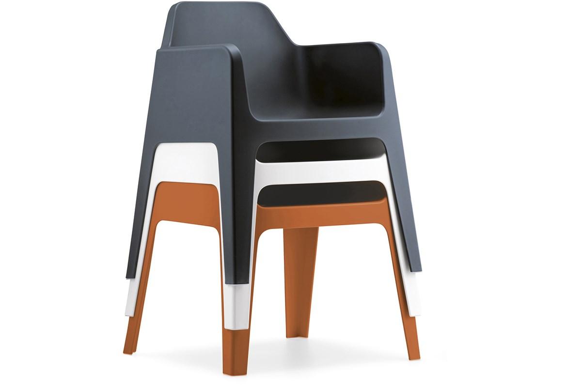 Stackable polypropylene chair | Plus 630 by Pedrali