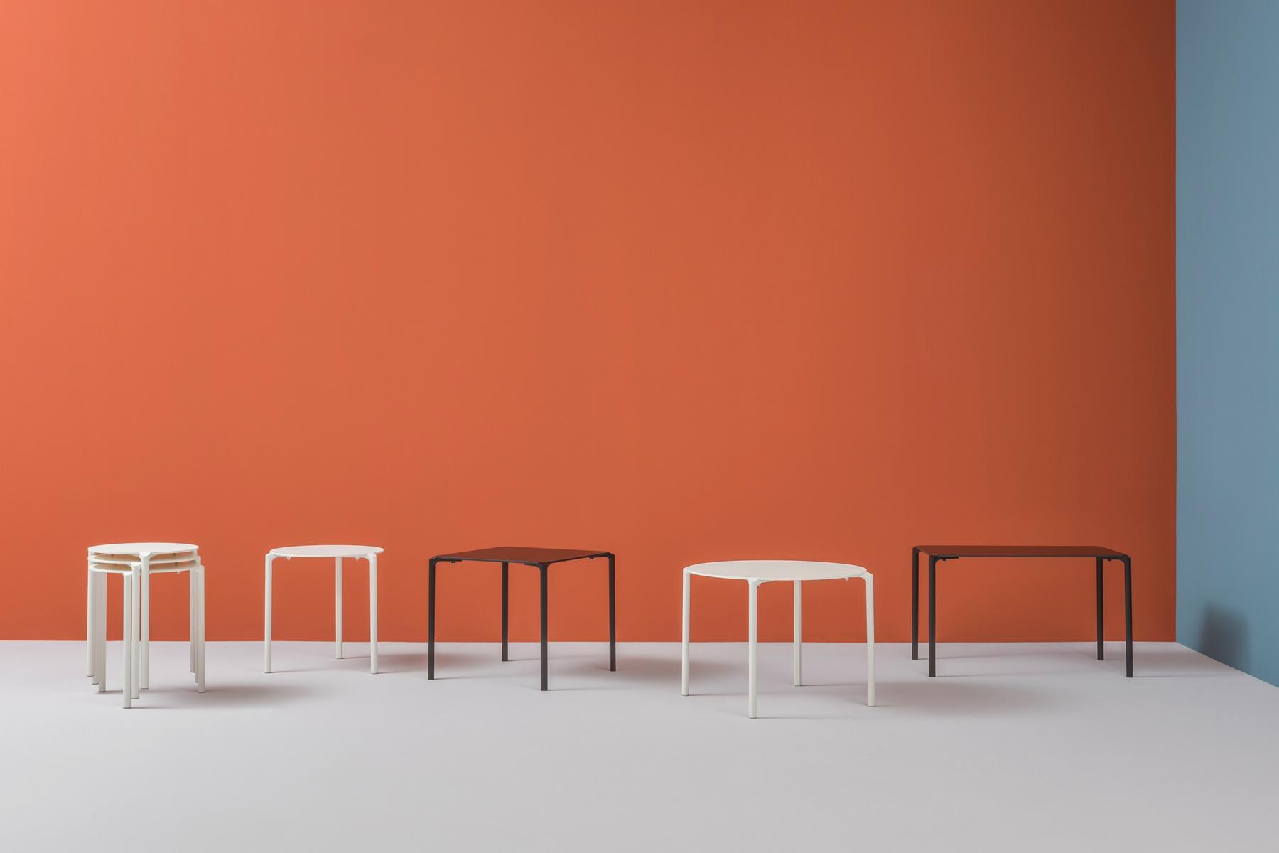 Stackable square aluminium table | Jump Tj4 by Pedrali