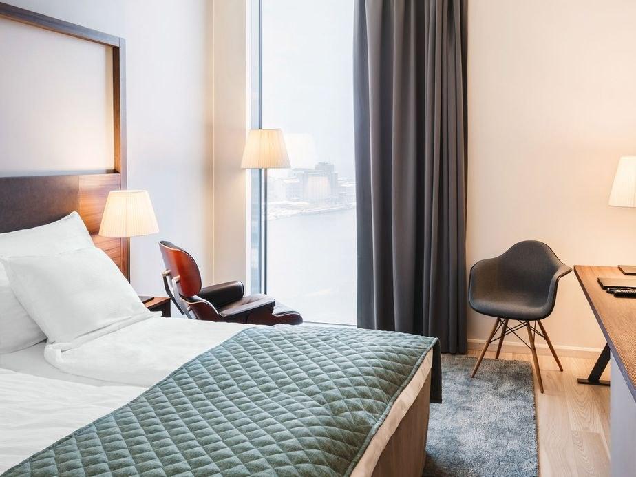 Upholstered fabric chair with armrests | Daw by Vitra