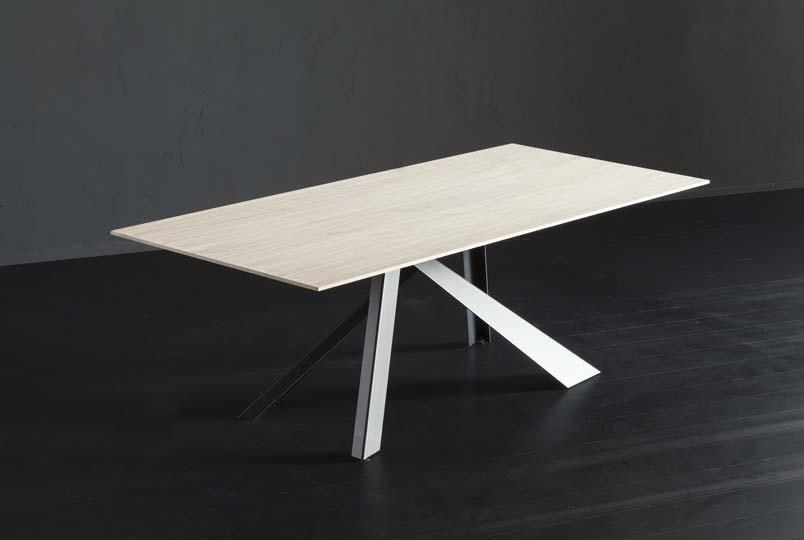 Rectangular oak dining table | Barcellona + Metal by Altacorte