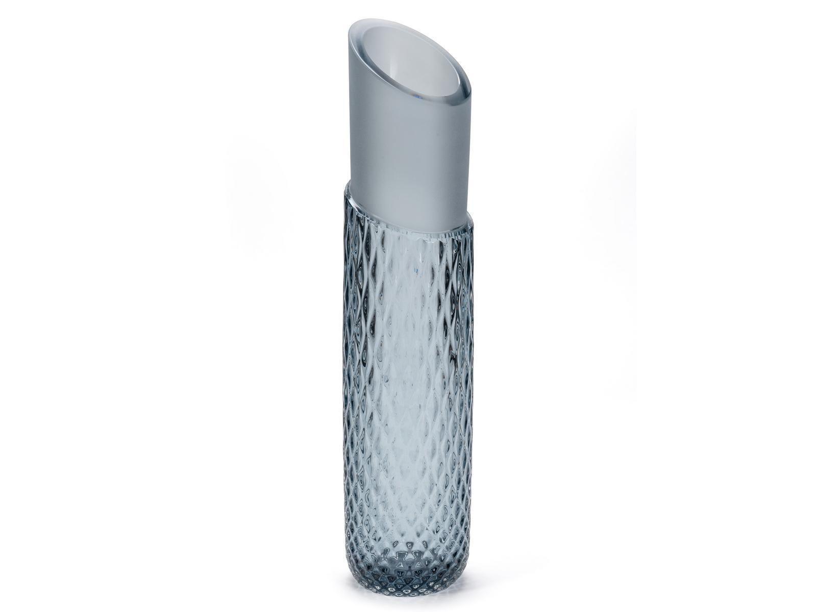 Glass vase | Lipstick by Visionnair
