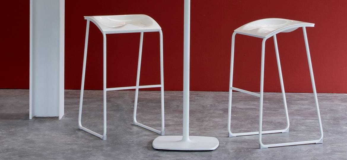 Sled base steel stool with footrest | Arod 500 by Pedrali