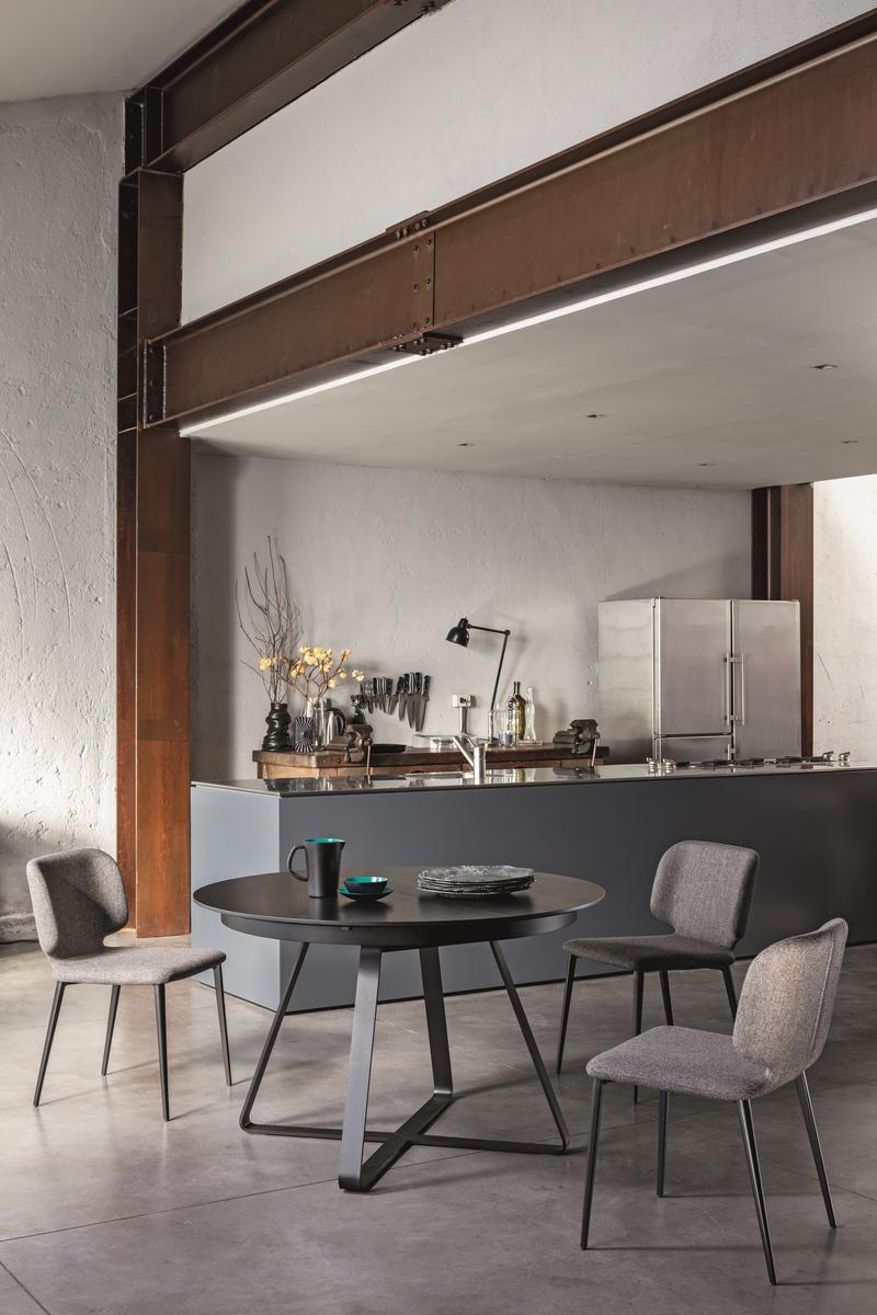 Extending round wooden table | Paul by Midj