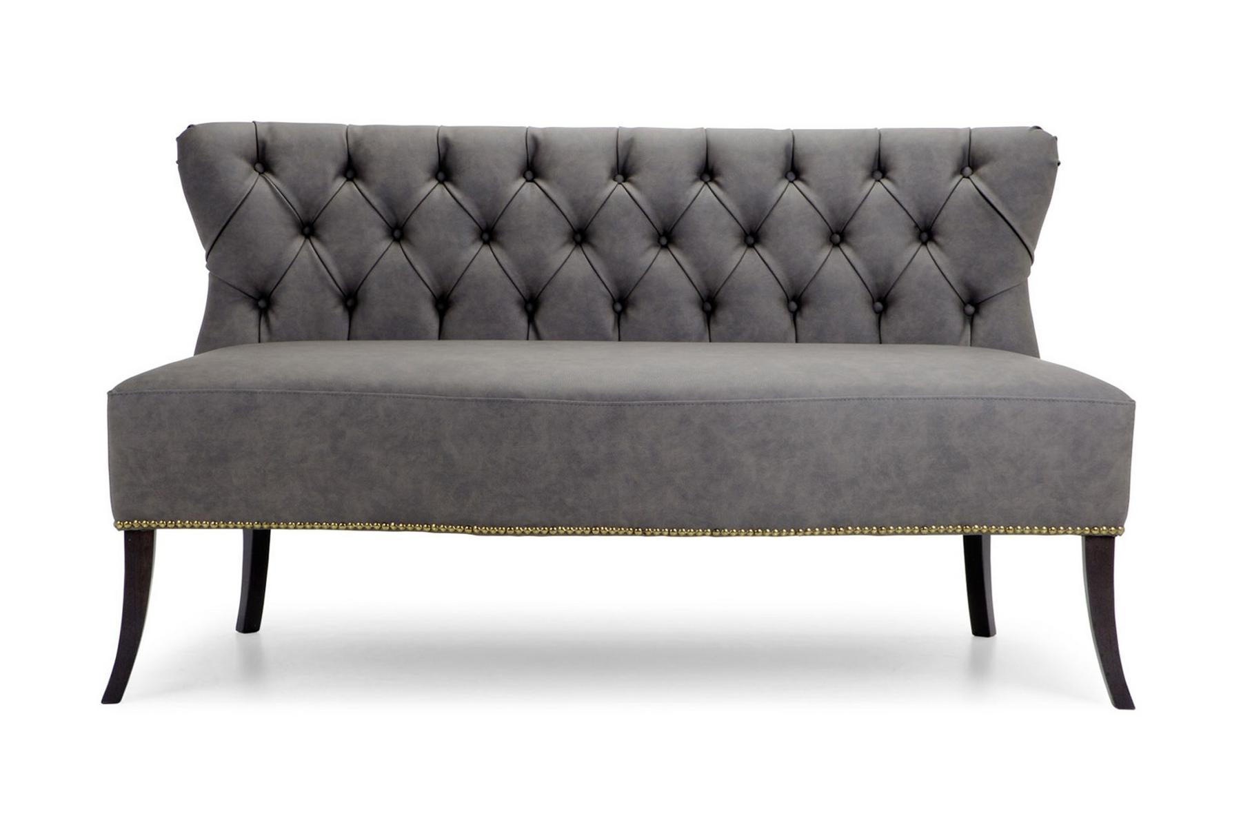 Chesterfield style tufted leather sofa | Mork by Domingo salotti