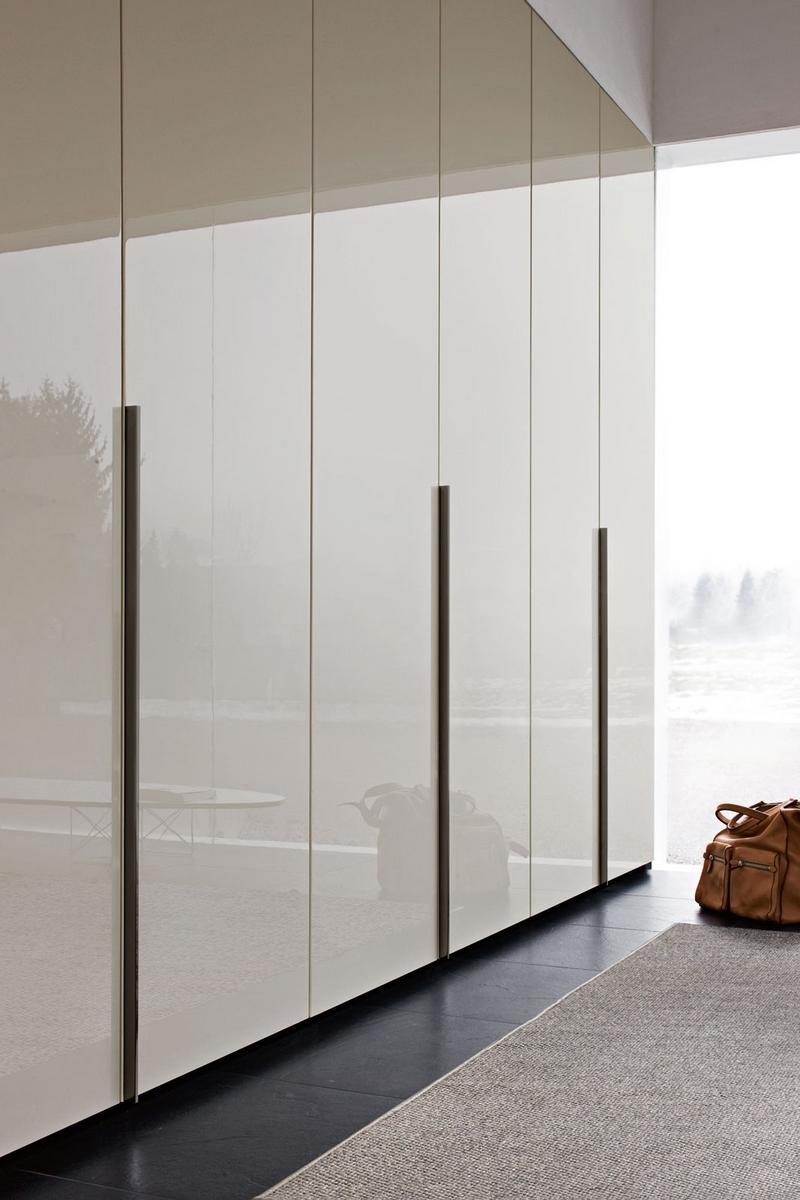 Sliding wooden cabinet door | Gliss Master Start by Molteni