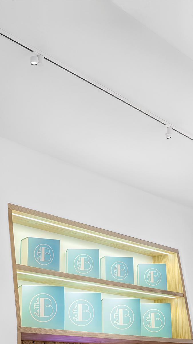 LED aluminium track-Light | Io by Arkoslight