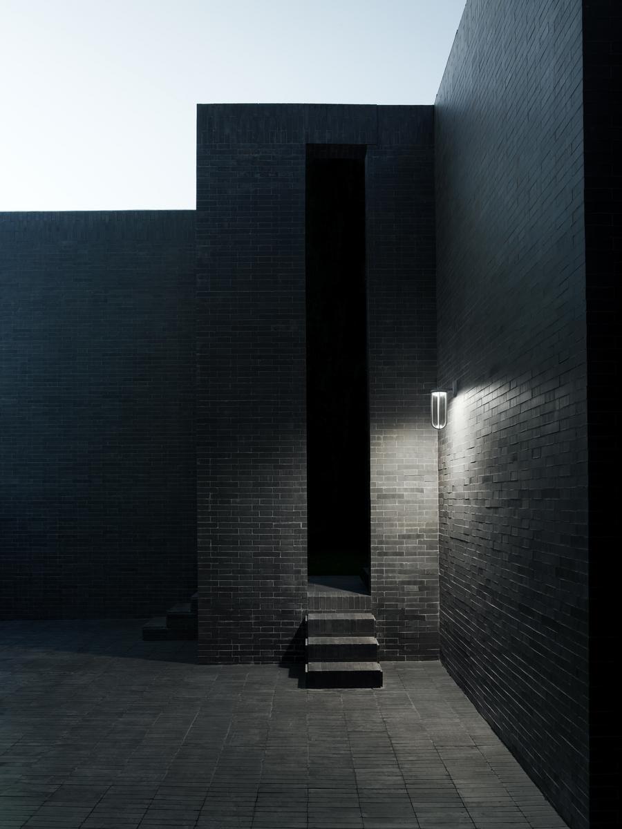 LED powder coated aluminium outdoor wall lamp | In Vitro by Flos