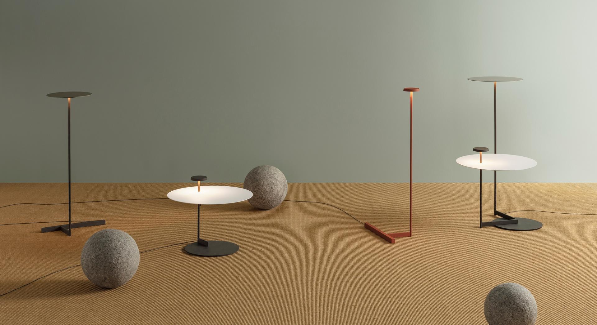 LED metal floor lamp | Flat 5957 by Vibia