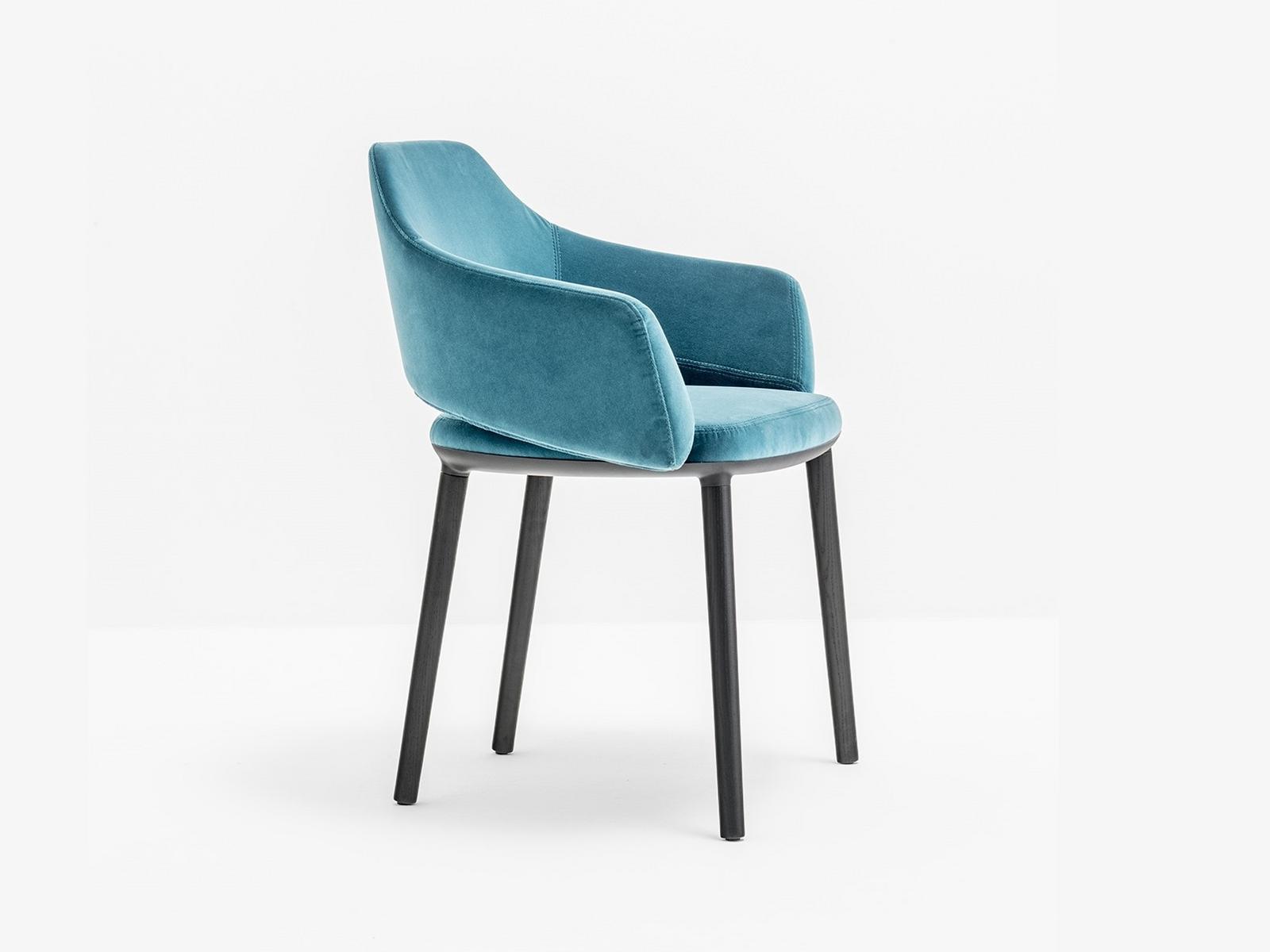 Upholstered fabric chair with armrests | Vic 645 by Pedrali
