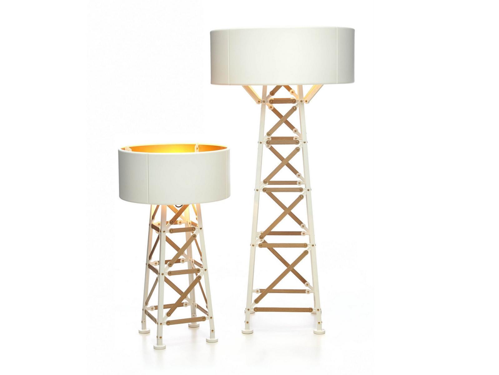 Aluminium floor lamp with dimmer | Construction by Moooi