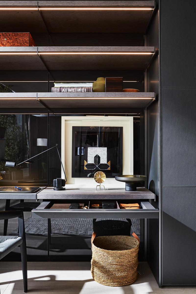 Sectional wooden walk-in wardrobe | Master Dressing by Molteni