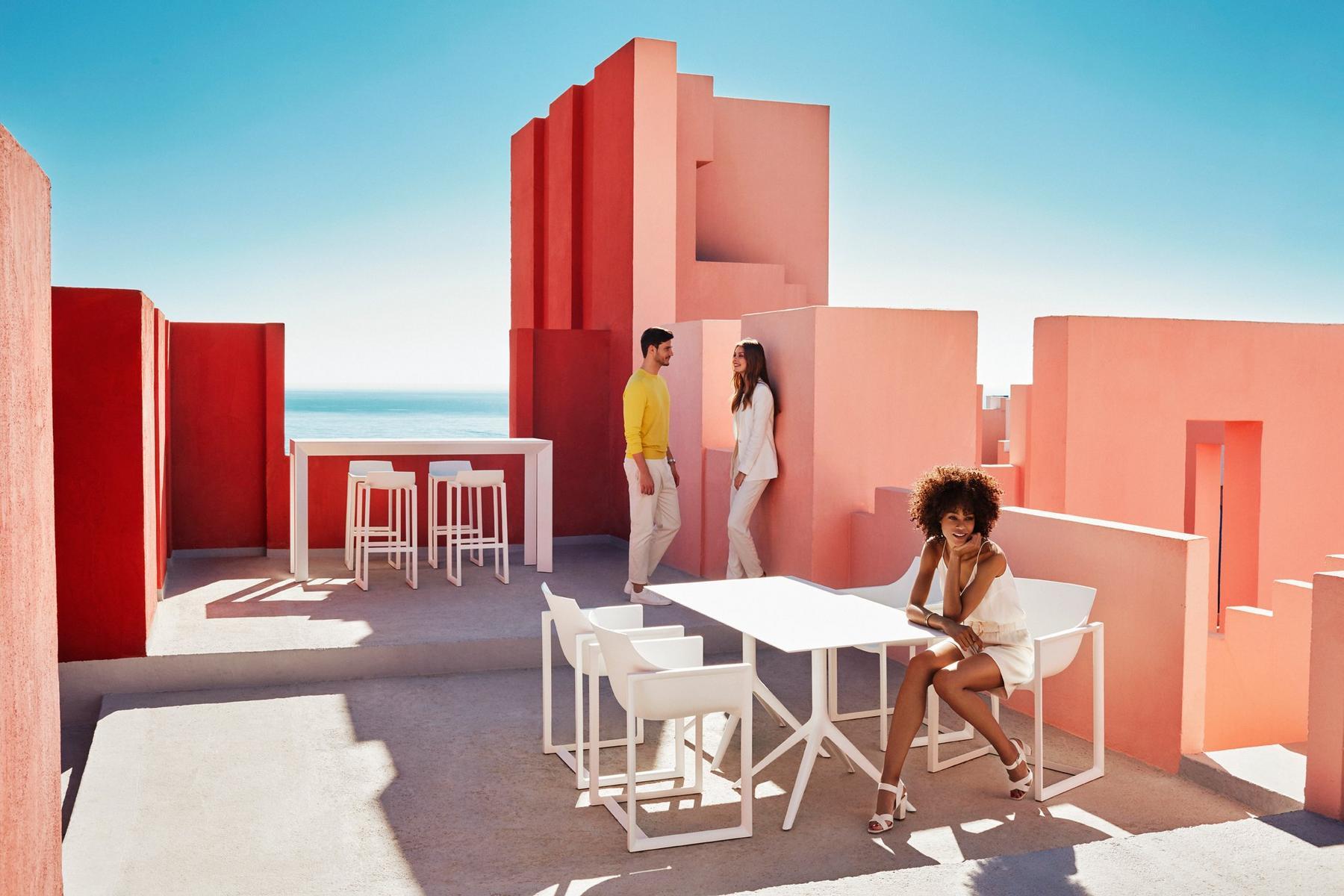 High polypropylene garden stool | Wall Street by Vondom
