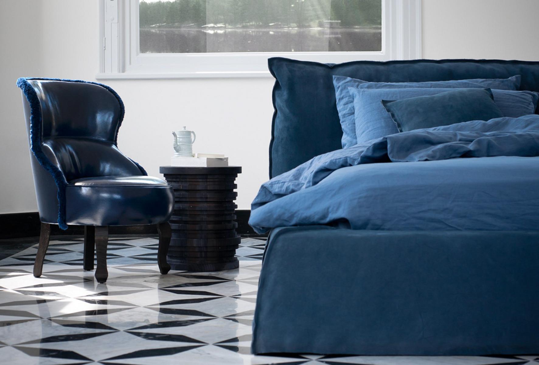 Upholstered leather bed | Paris by Baxter