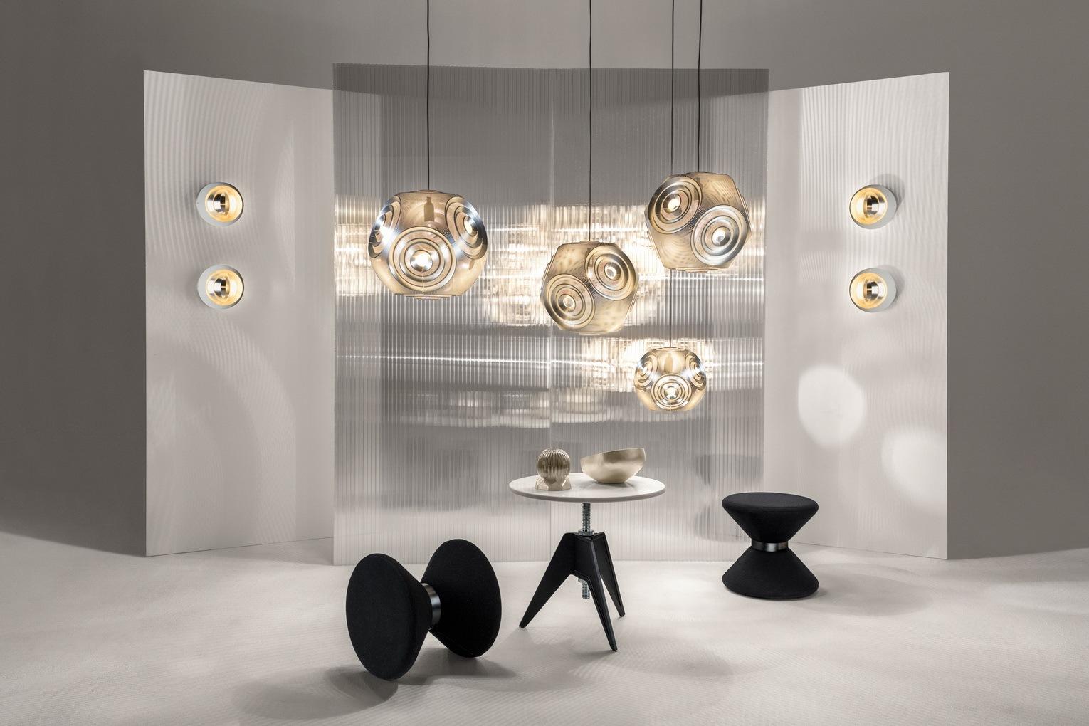 Metal pendant lamp in a contemporary style | Curve by Tom Dixon