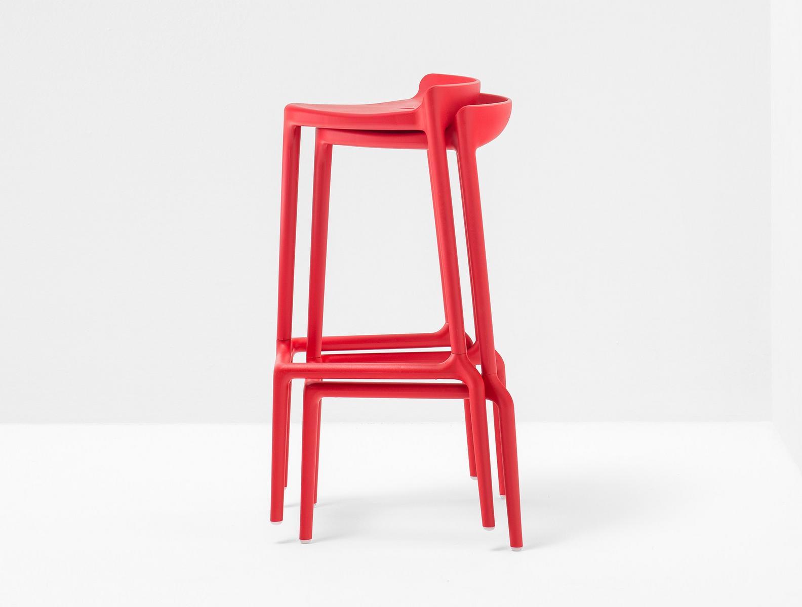 High stackable polypropylene stool | Happy 490 by Pedrali