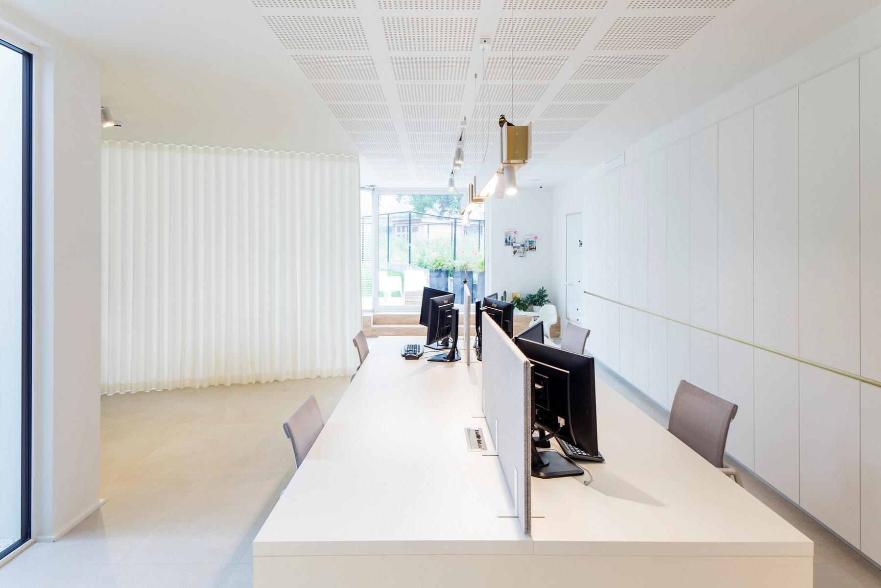 LED wood and aluminium pendant lamp | Mr Beam by Dark