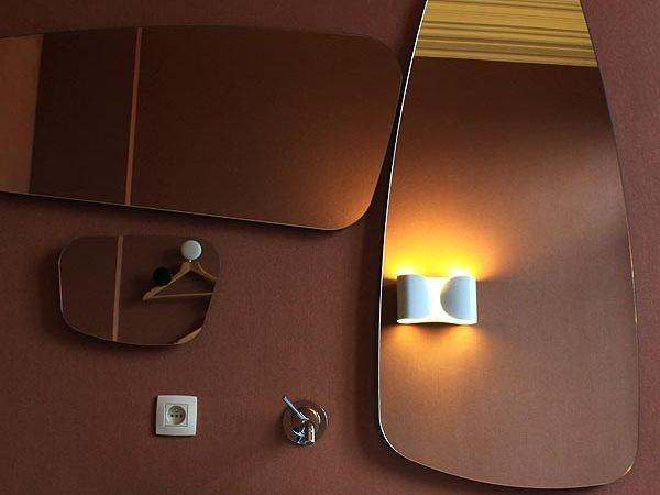 Powder coated steel wall lamp | Foglio by Flos