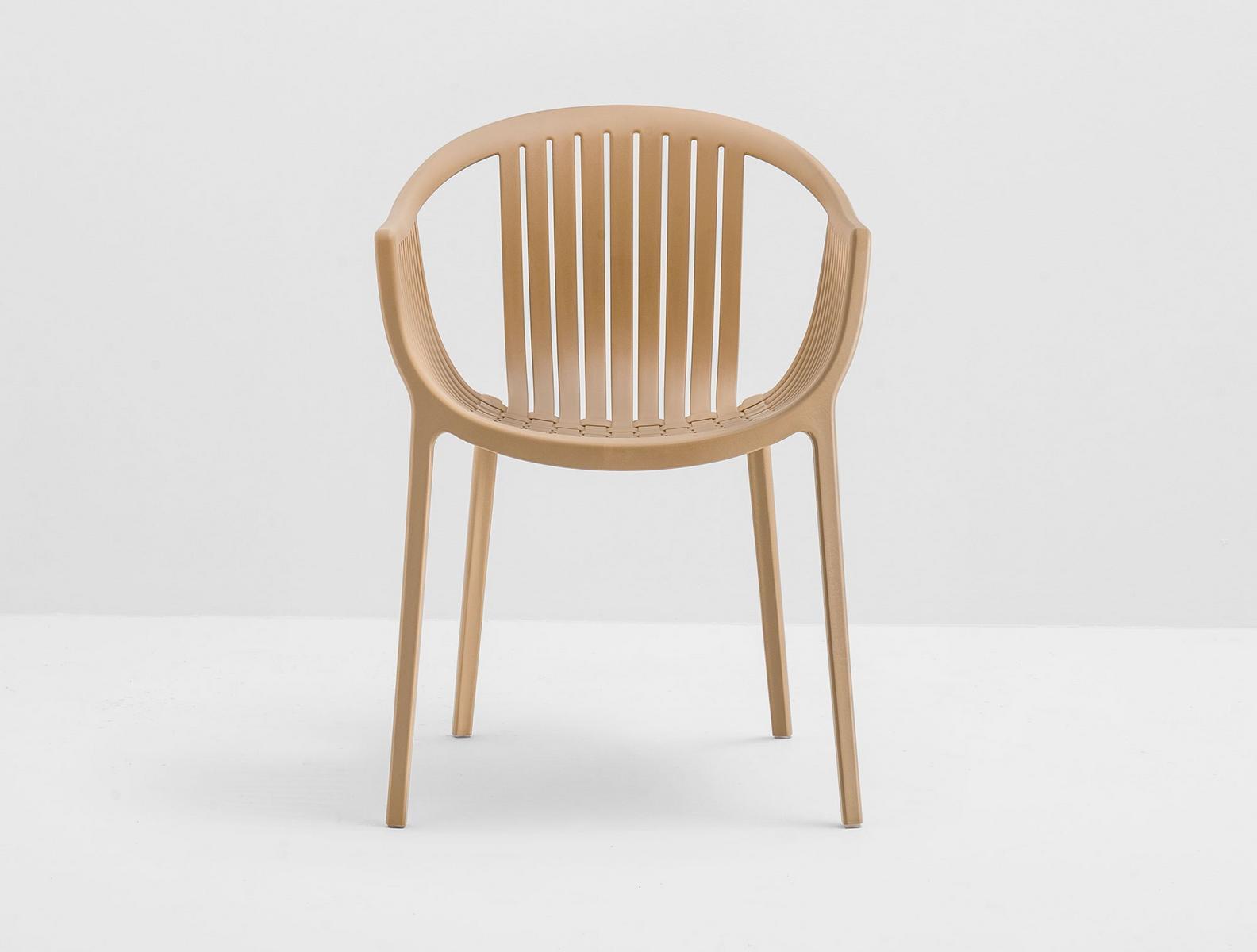 Stackable polypropylene garden chair with armrests | Tatami 306 by Pedrali