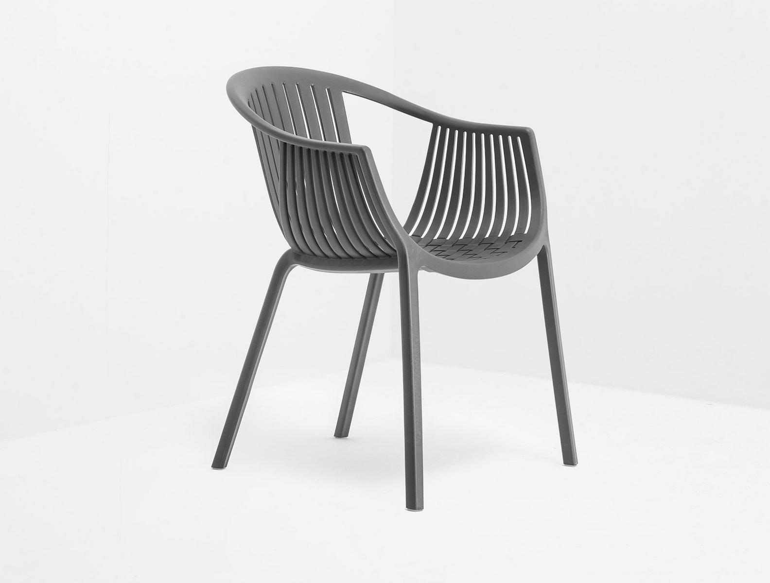 Stackable polypropylene garden chair with armrests | Tatami 306 by Pedrali