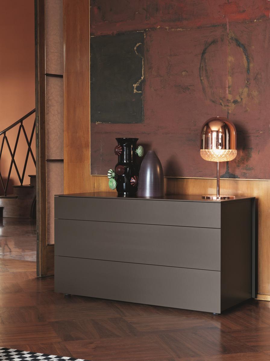 Wooden chest of drawers | Juta by Flou