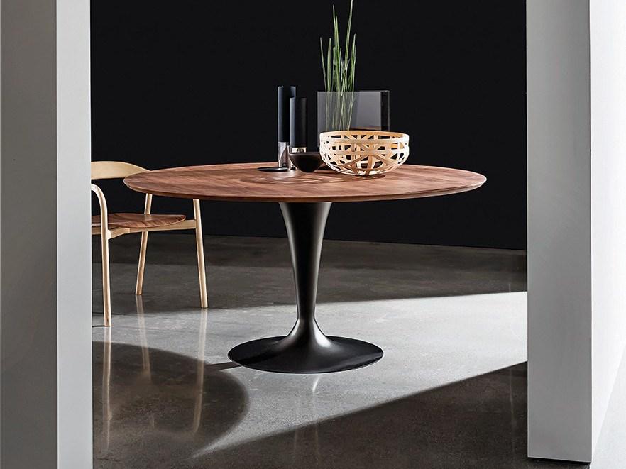Round wooden dining table | Flûte Wood by Sovet