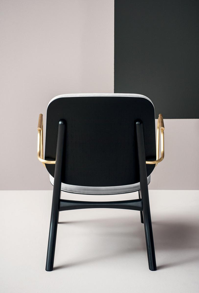 Leather easy chair with armrests |  by Baxter