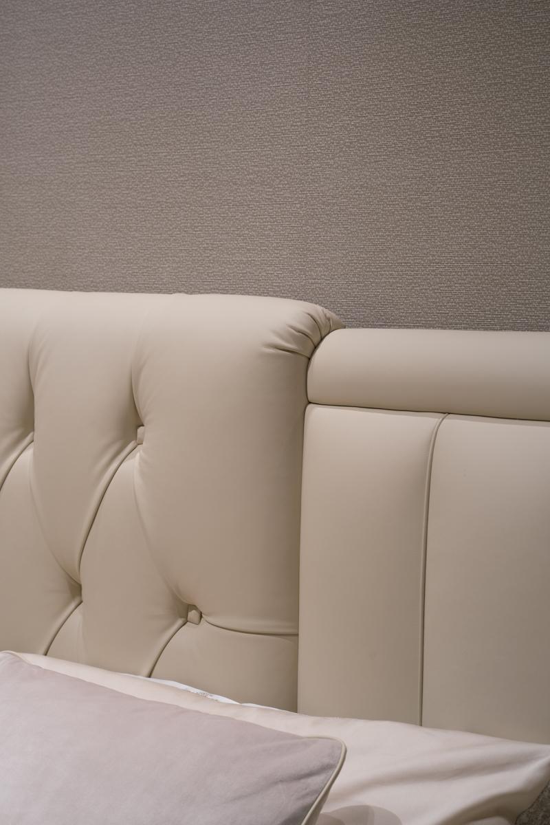 Upholstered leather king size bed | Bernini by Bruno Zampa