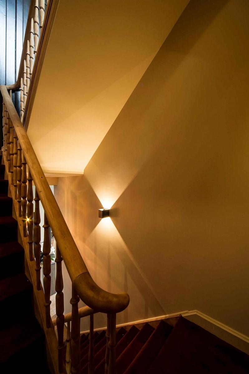 Direct-indirect light aluminium wall light | Ding by Dark