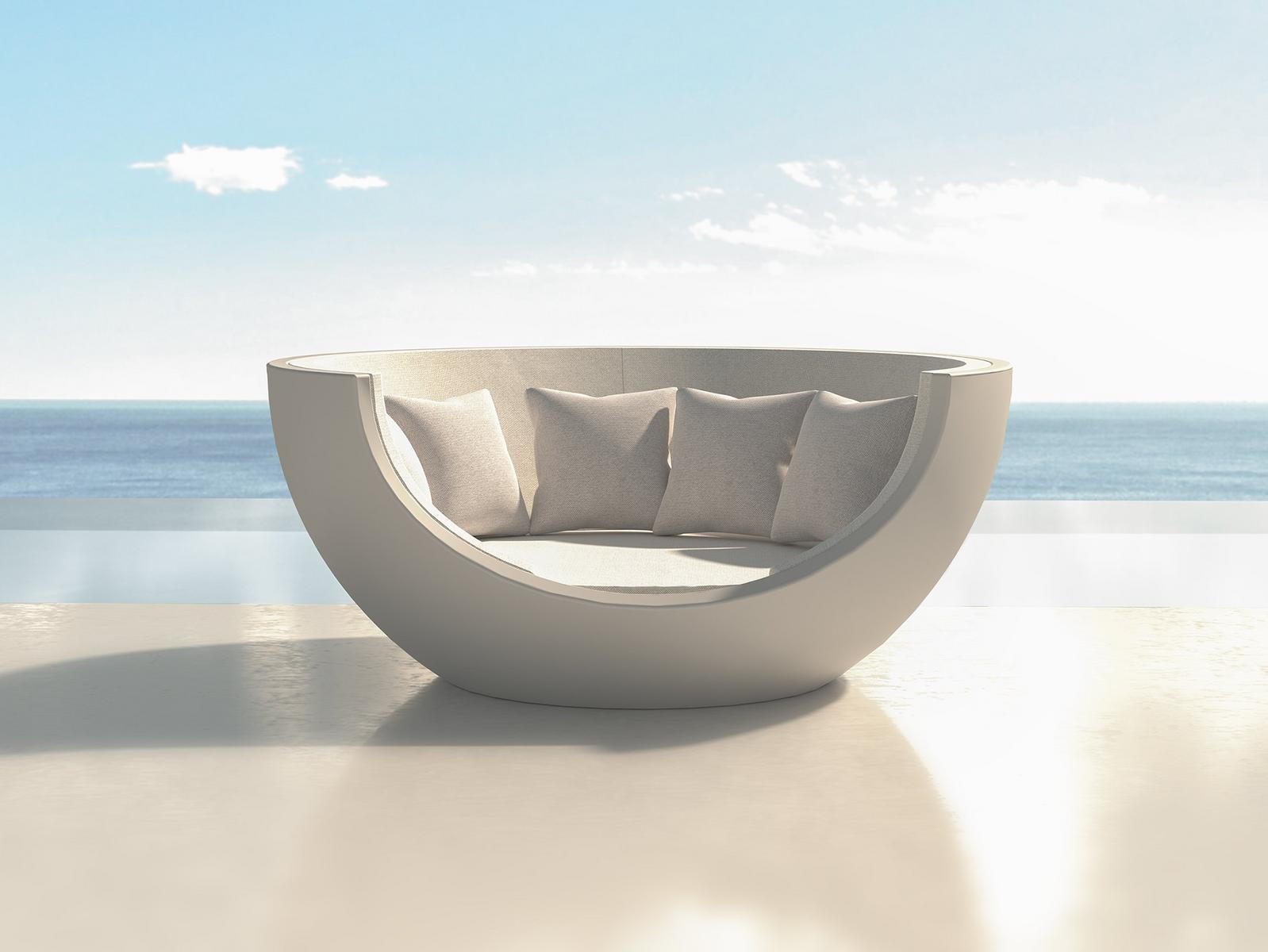 Polyethylene garden bed | Moon by Vondom