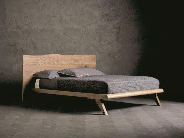 Solid wood double bed | Wood Ring 1 by Altacorte