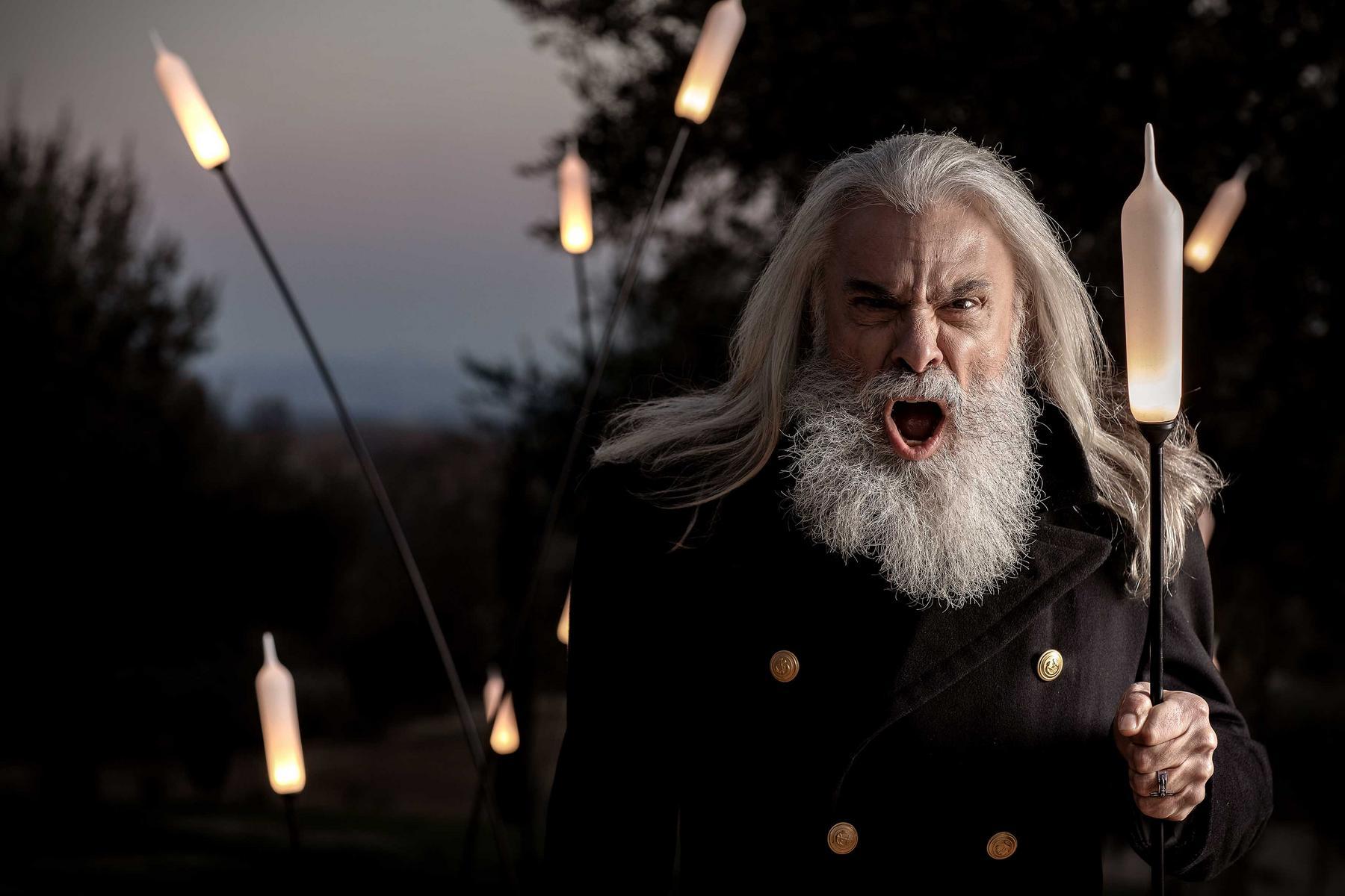 LED aluminium floor lamp | Nilo by Karman