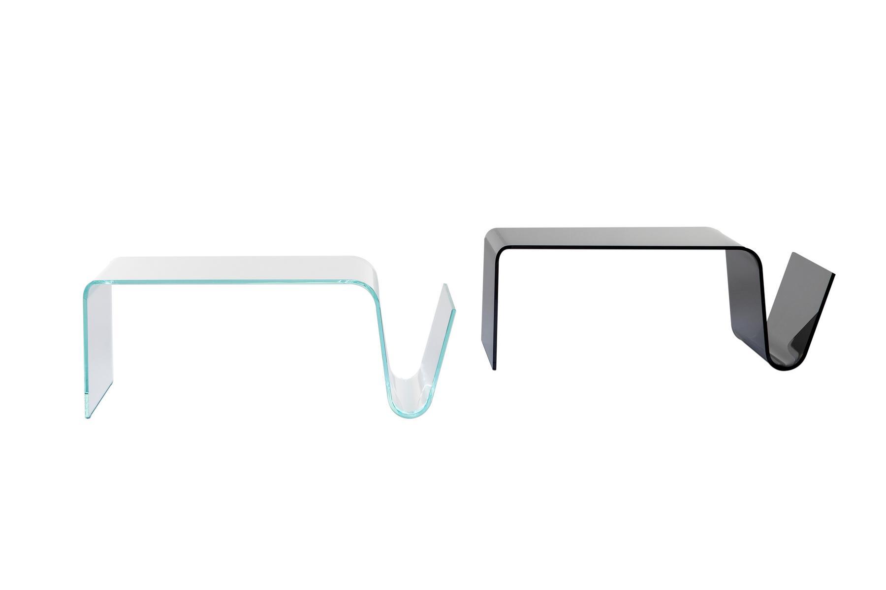 Low glass coffee table with integrated magazine rack | Line by Tonin Casa