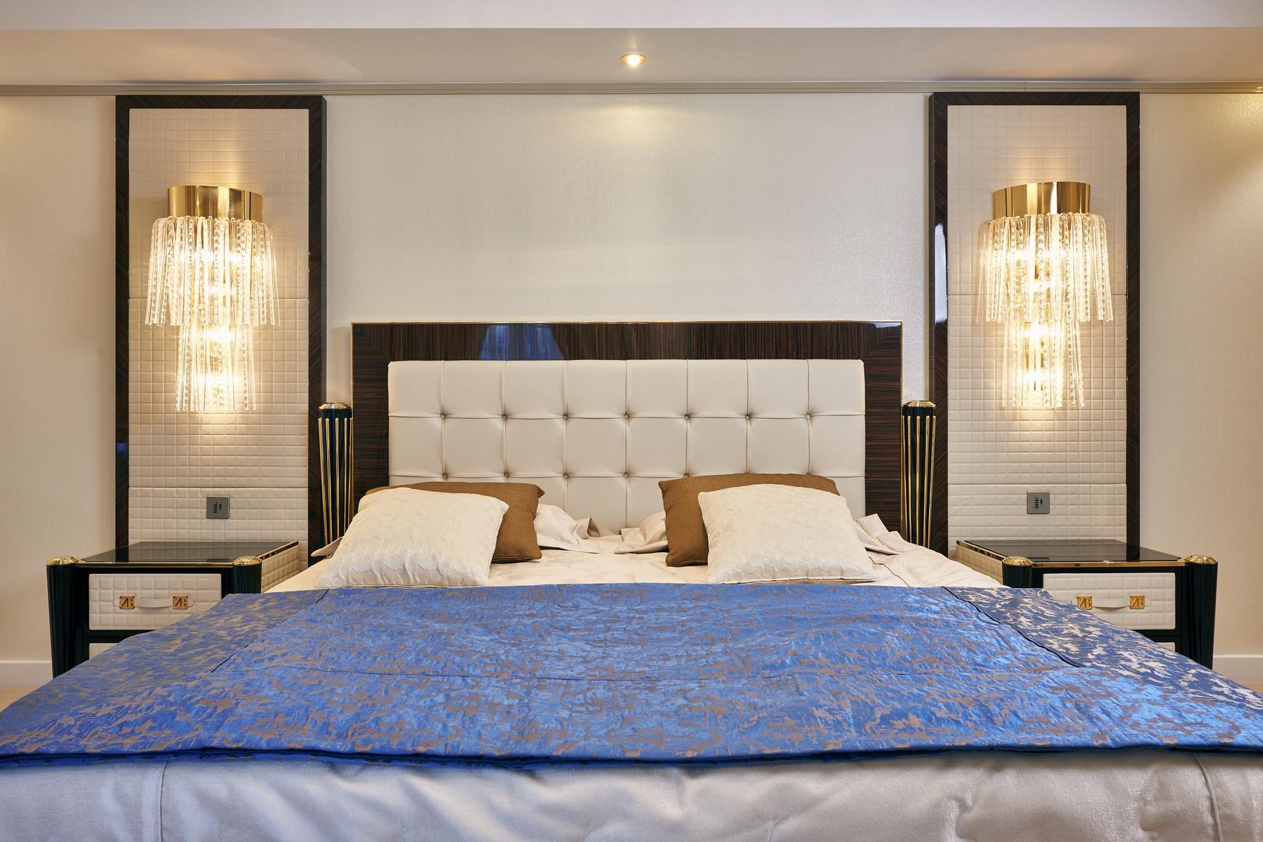 Bedside table with drawers in lacquered wood and leather | Remington by Bruno Zampa