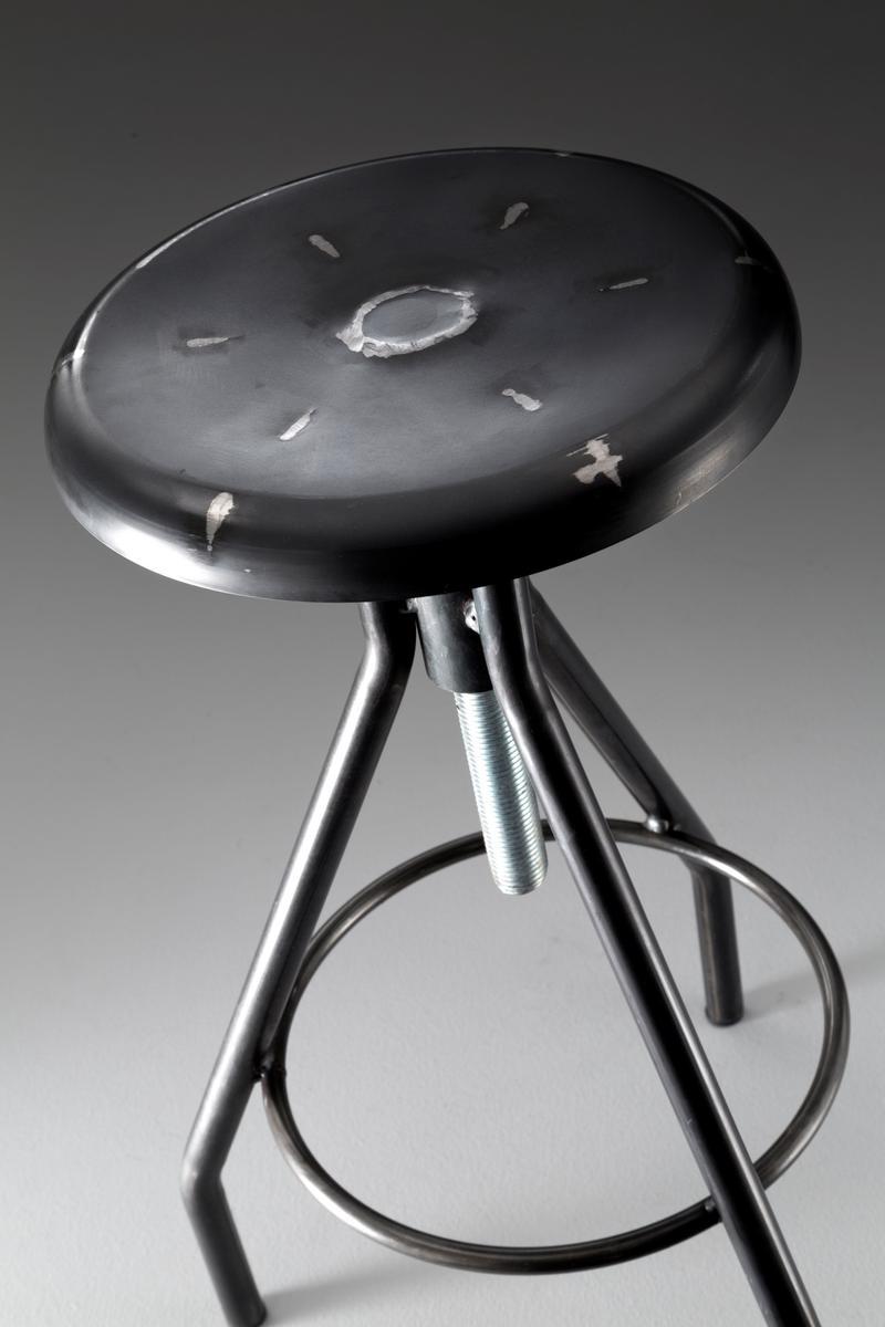 Height-adjustable swivel iron stool | Jooke by Zava