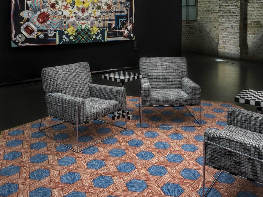 Sled base armchair with armrests | Charles Chair by Moooi