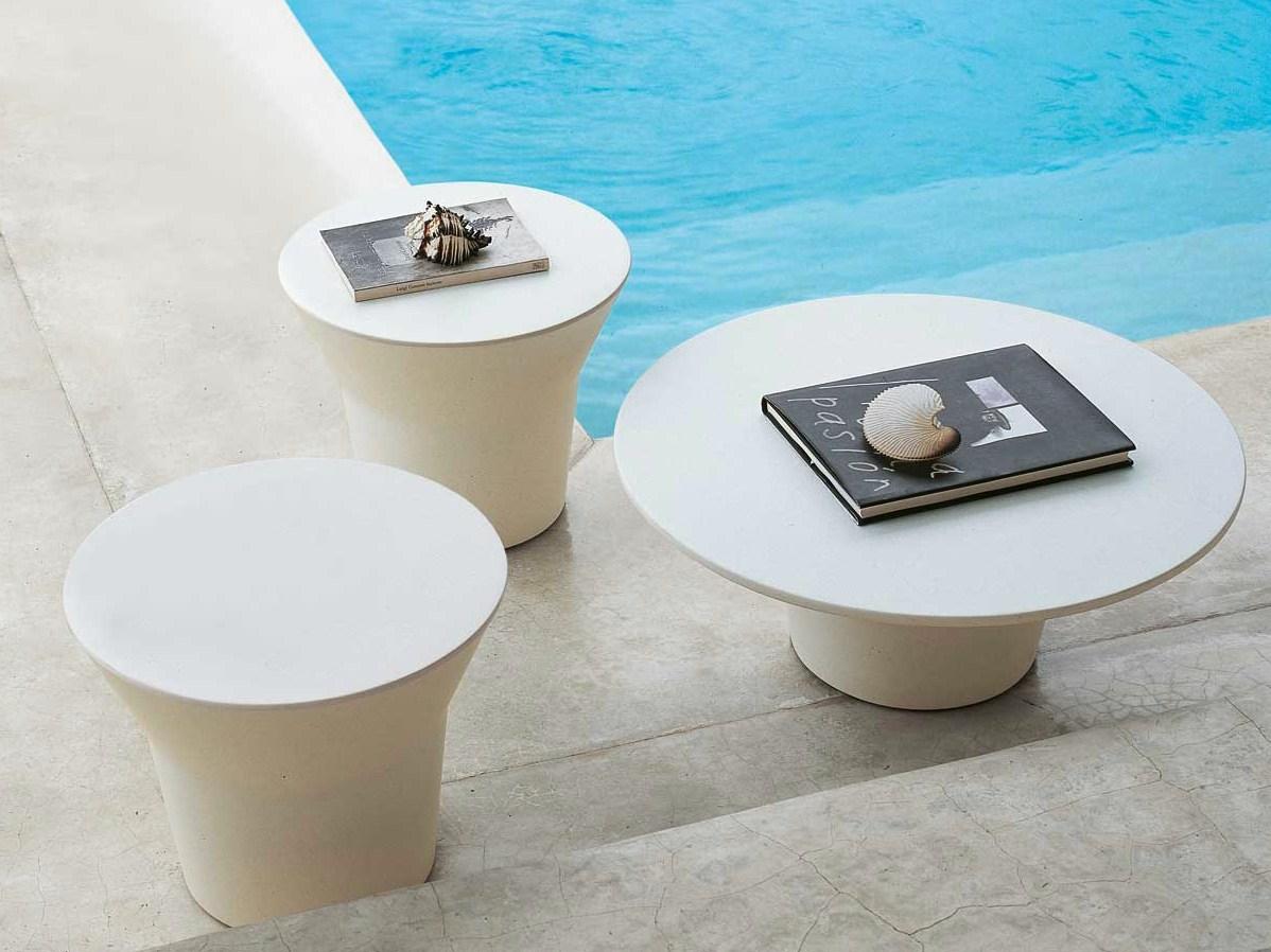 Round Cristalplant® garden side table | Springtime by B&B Italia