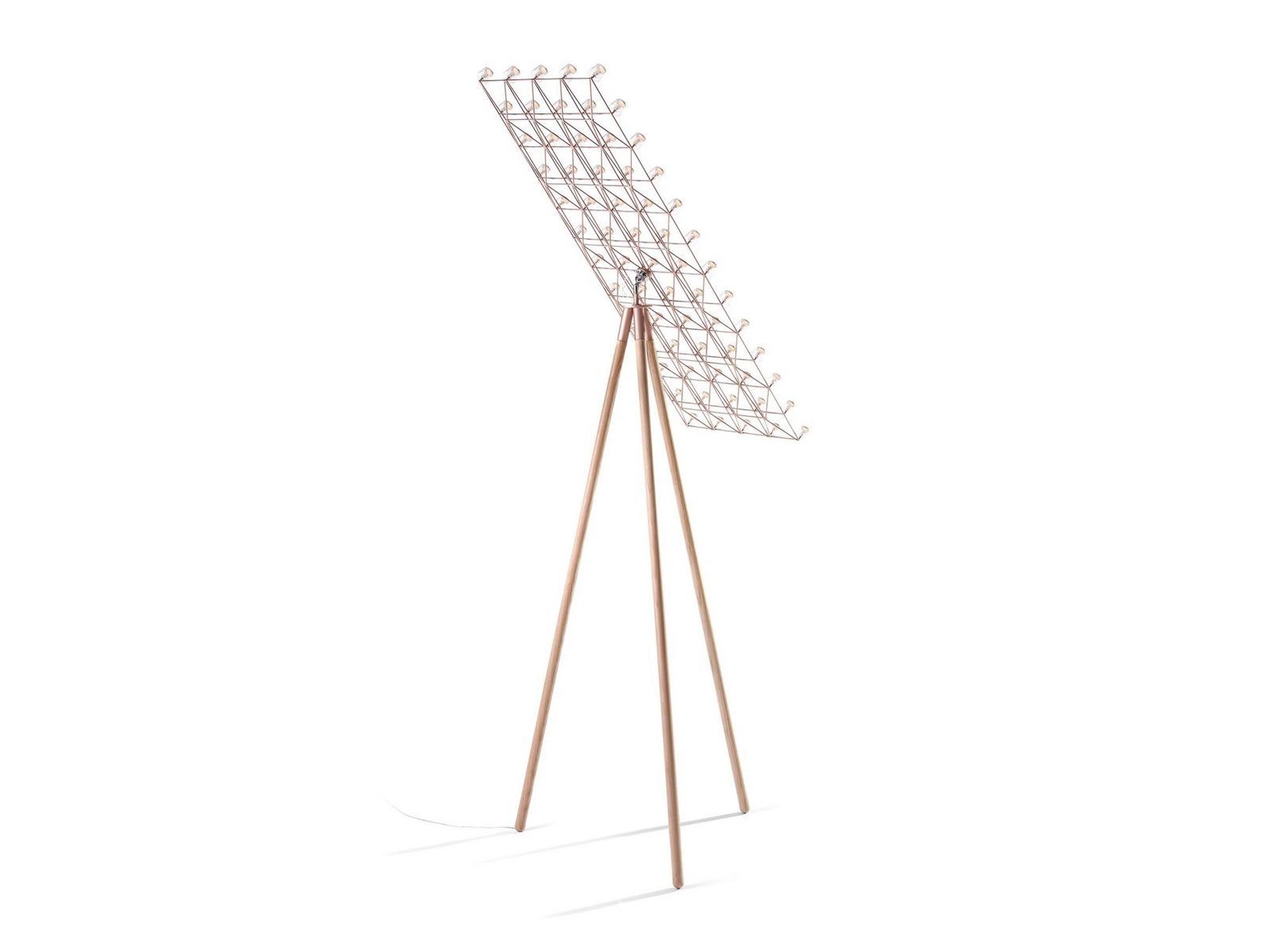 LED adjustable oak floor lamp | Space-frame by Moooi