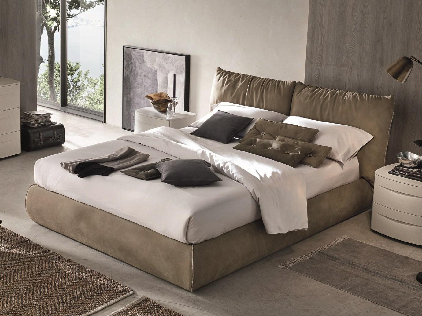 Upholstered leather double bed | Sogno by Tomasella